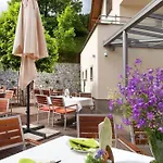 Hotel Triglav 3*